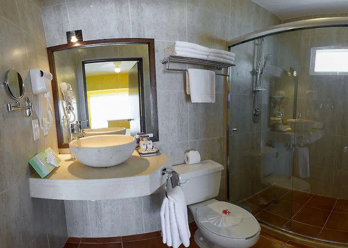 Pavoreal Hotel 4*